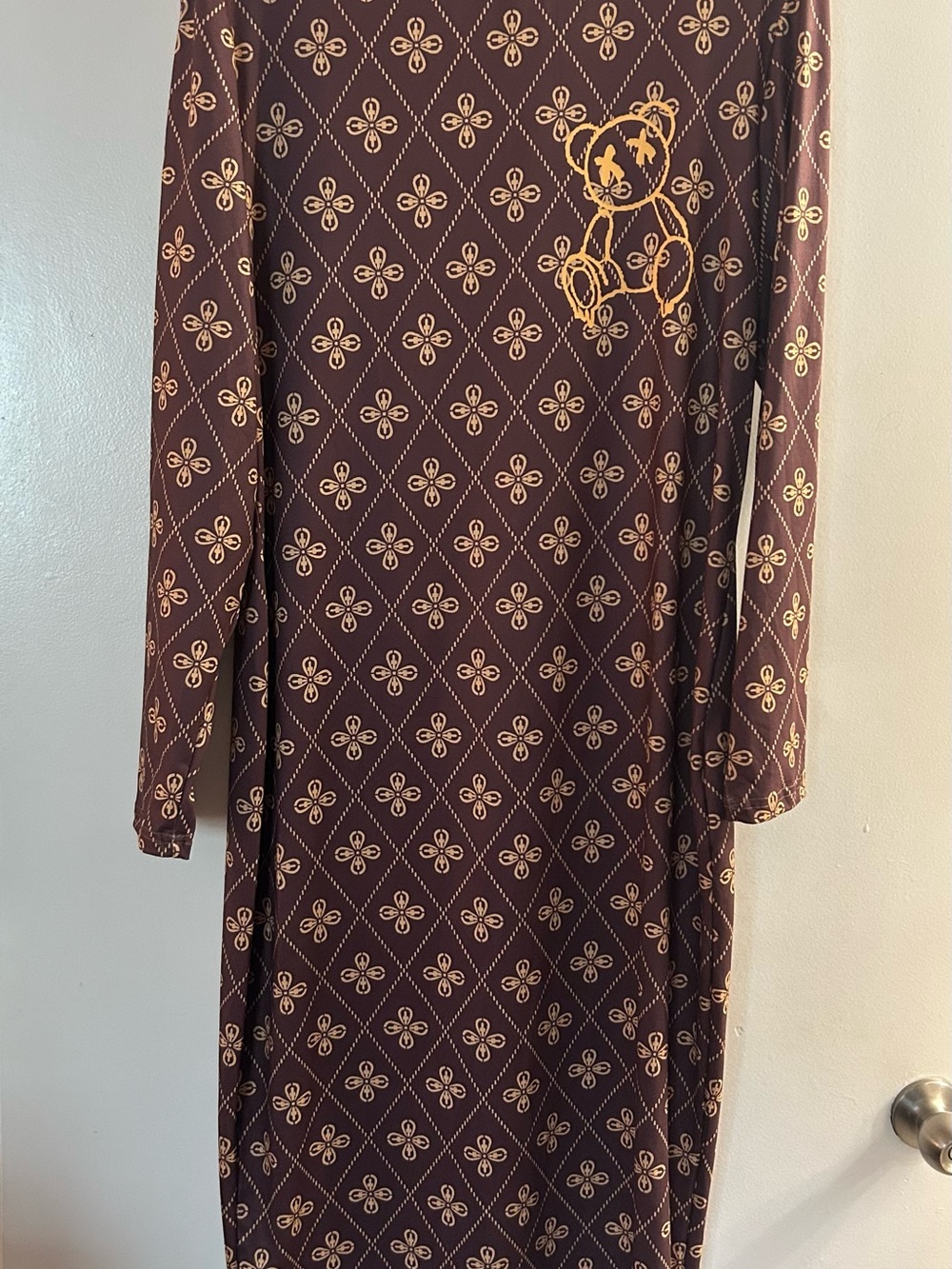 Graphic Teddy Bear Print Top in Yellow on brown